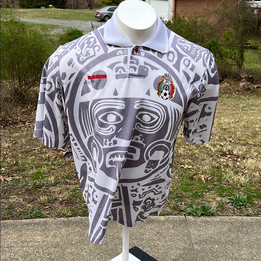 GUC Federación mexicana de fútbol Gray Graphic Men's Shirt